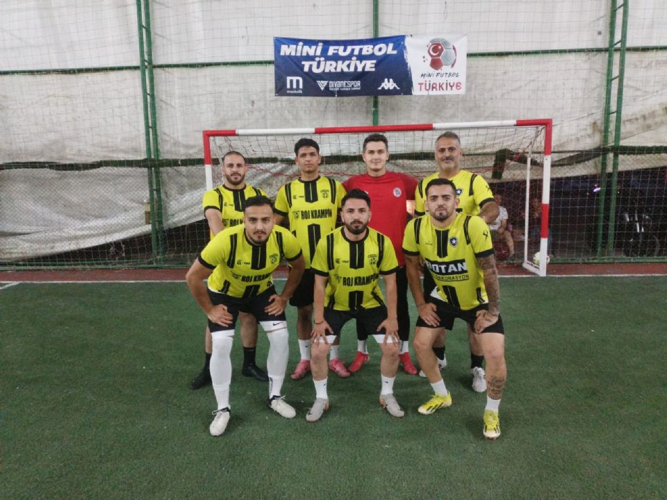 Adonis Fc - Roj Krampon