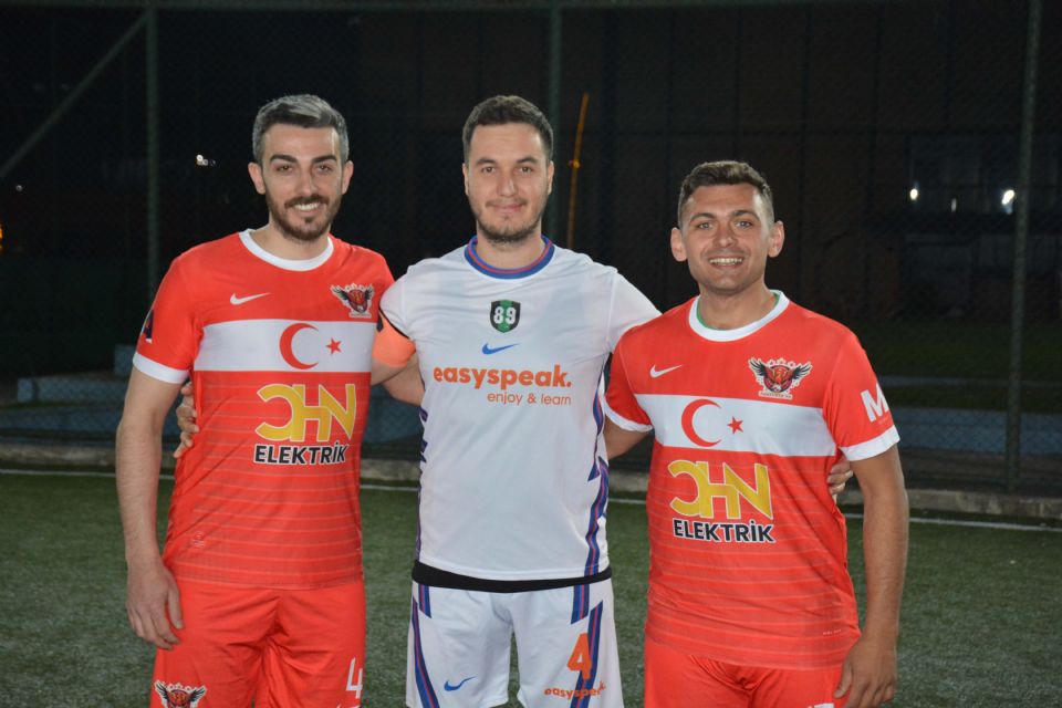 Ayyldz FC galibiyet ile balad