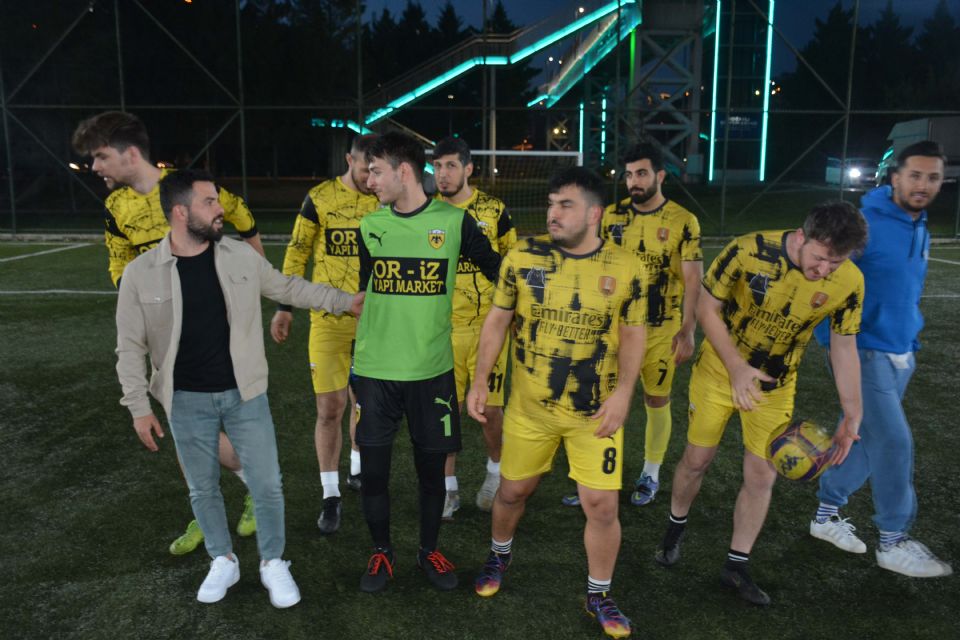 Barsenal FC zorlansada kazanmay baard