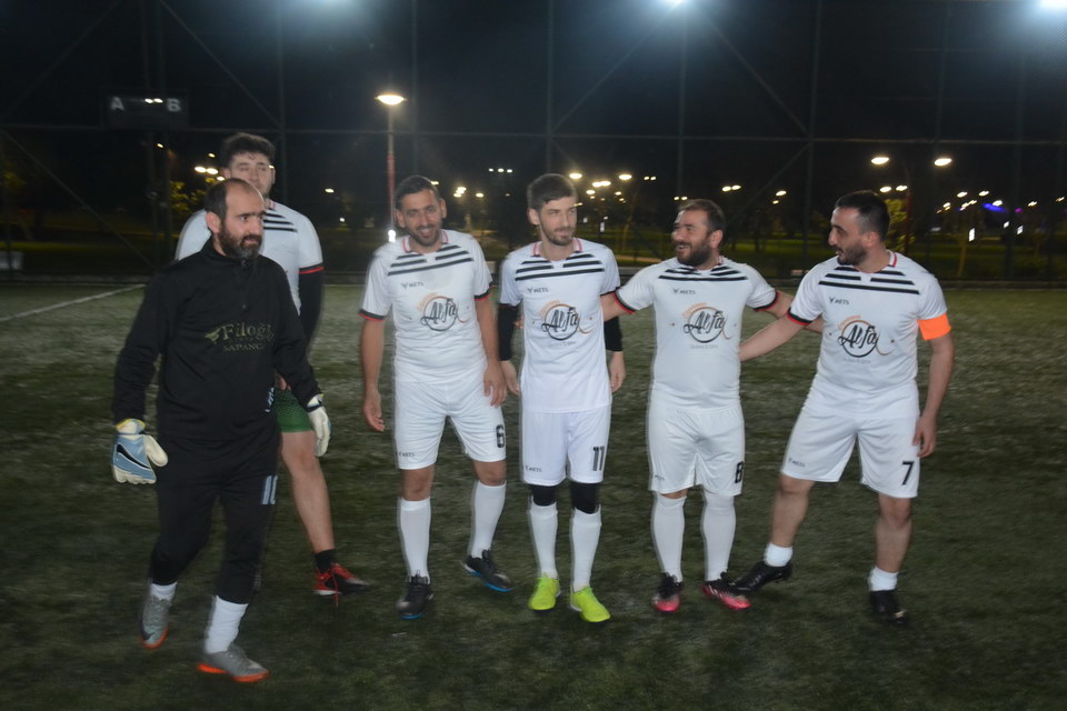 Direklispor: 8 Sapanca Fk: 9