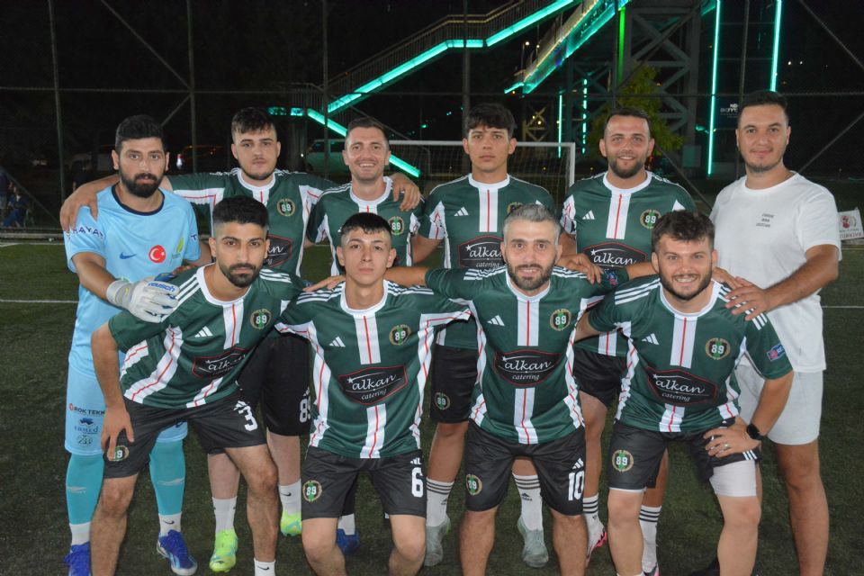 Dejavu Fk : 4 Hodri Meydan : 4